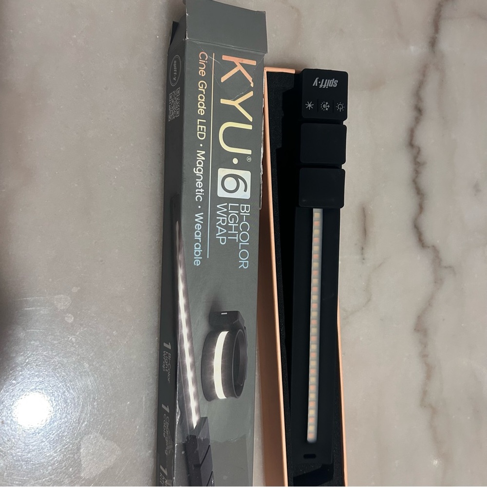 Kyu Bicolor LED Wristband